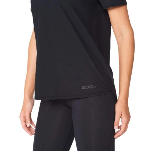 2XU - Women's Motion Mesh Tee 7 2XU - Women's Motion Mesh Tee