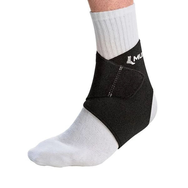 MUELLER - Wraparound Ankle Support 3 MUELLER - Wraparound Ankle Support