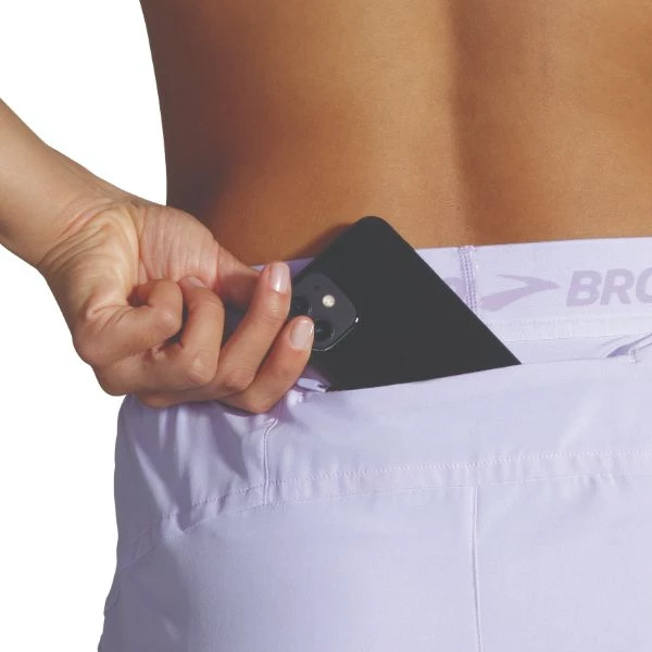 BROOKS - Women's Chaser 3" Shorts (W/ Elastic Logo Waistband) 8 BROOKS - Women's Chaser 3" Shorts (W/ Elastic Logo Waistband)