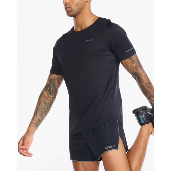Run/Trail 2XU - Men's Light Speed Tech Tee 4 Run/Trail 2XU - Men's Light Speed Tech Tee