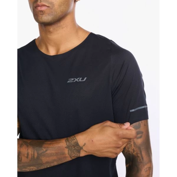 Run/Trail 2XU - Men's Light Speed Tech Tee 7 Run/Trail 2XU - Men's Light Speed Tech Tee