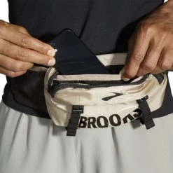 BROOKS - Stride Waist Pack 19 BROOKS - Stride Waist Pack